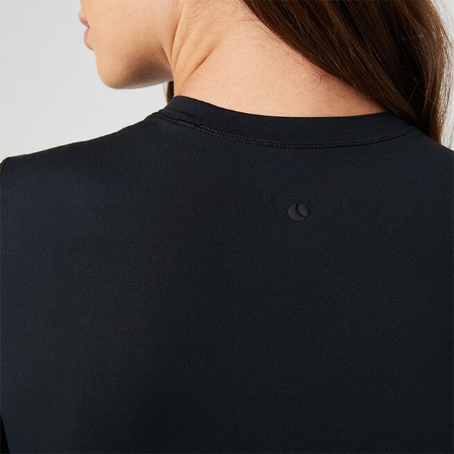 Studio Soft Cropped Longsleeve, Black Beauty, L  Studio Soft Cropped Tröja Svart