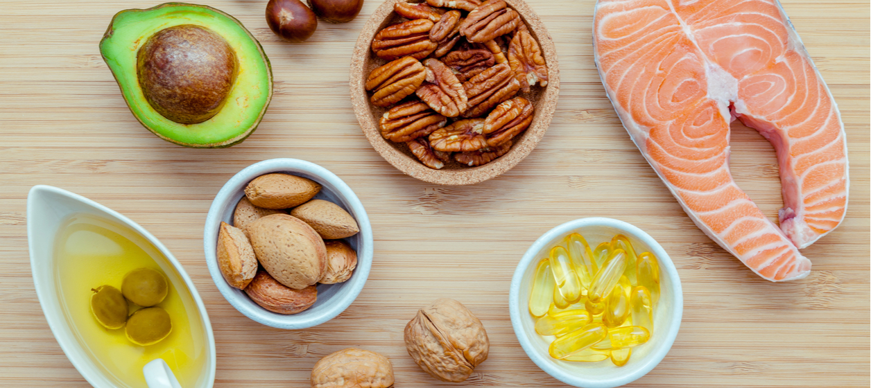 Avokado, lax, nötter, olivolja Avokado, lax, nötter, olivolja