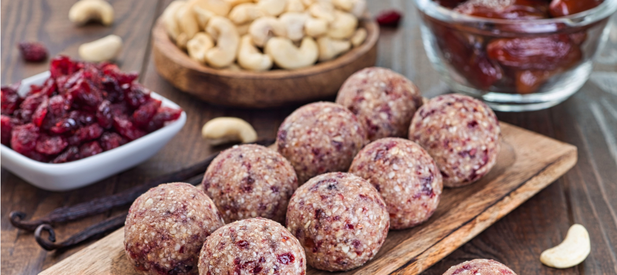 Kryddiga lingonbollar raw Kryddiga lingonbollar raw