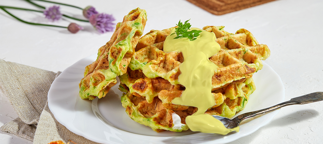 Kikärtsvåfflor med cashew- och currygrädde Kikärtsvåfflor med cashew- och currygrädde
