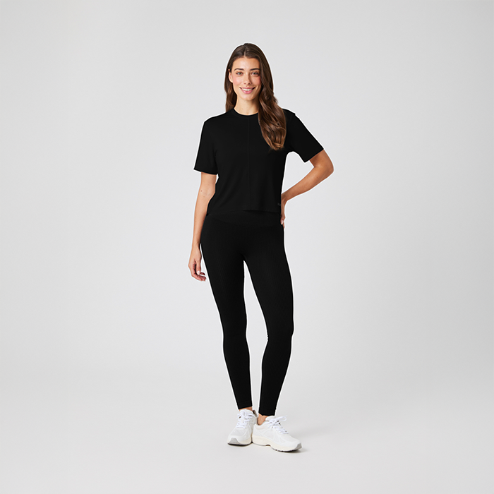 Studio Soft Cropped T-shirt Svart